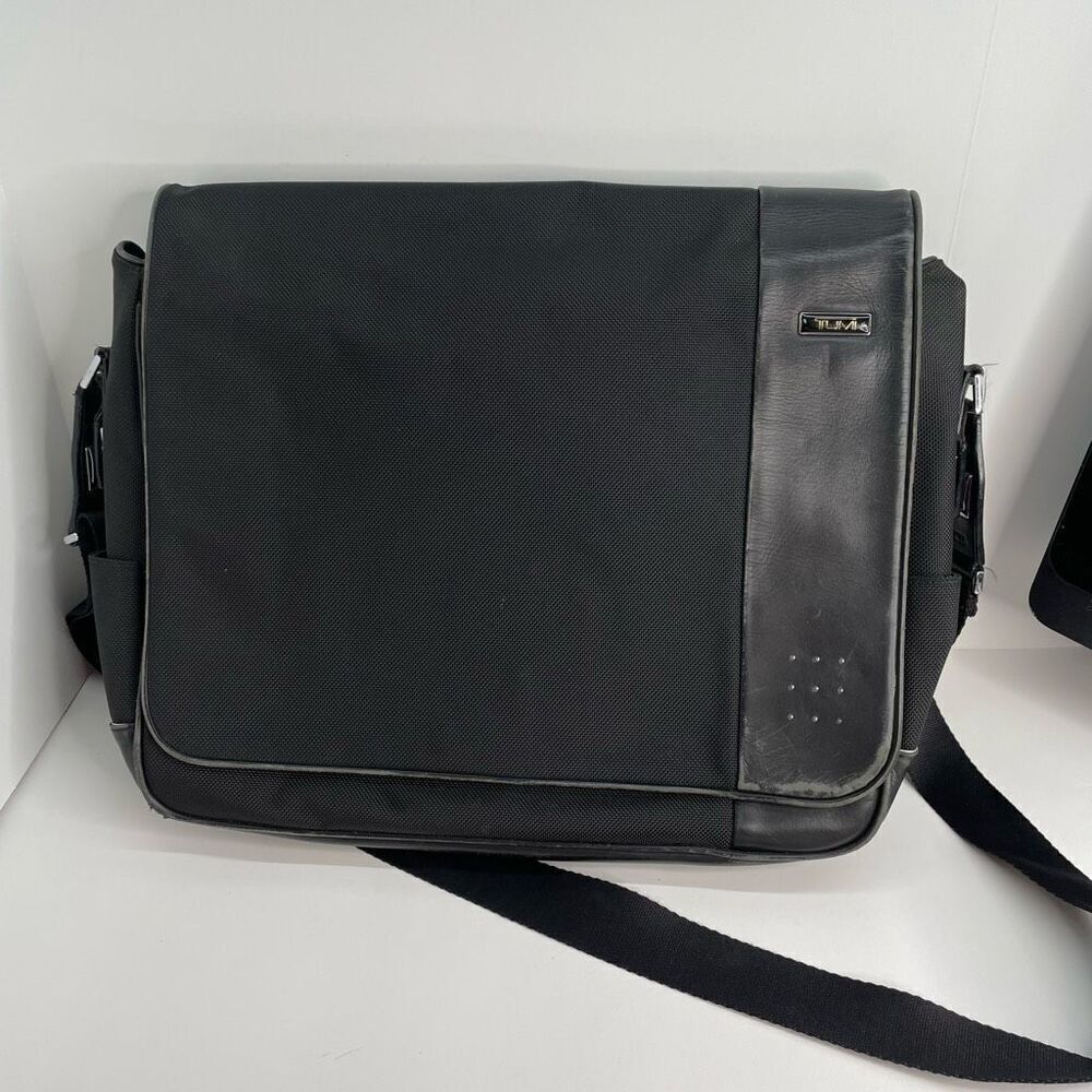 TUMI Spirit of Imagination Black Nylon & Leather  Messenger‎ Bag  #23671D